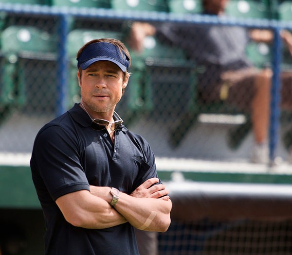 Brad Pitt với phim "Moneyball". Anh vào vai người quản lý đội bóng chày Oakland Athletics, một nhân vật có thật và nổi tiếng trong lịch sử bóng chày nhà nghề của Mỹ. Brad được đề cử tại Quả cầu vàng 2012 nhưng anh đã tuột mất chiến thắng vào tay George Clooney. (Đề cử nam diễn viên chính xuất sắc nhất)